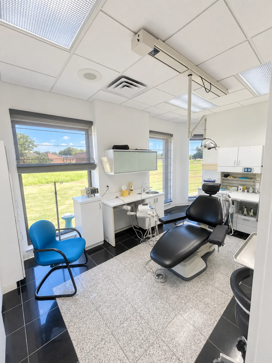Treatment room at Longbranch Dental Center, an emergency dentist in Greenville, Texas