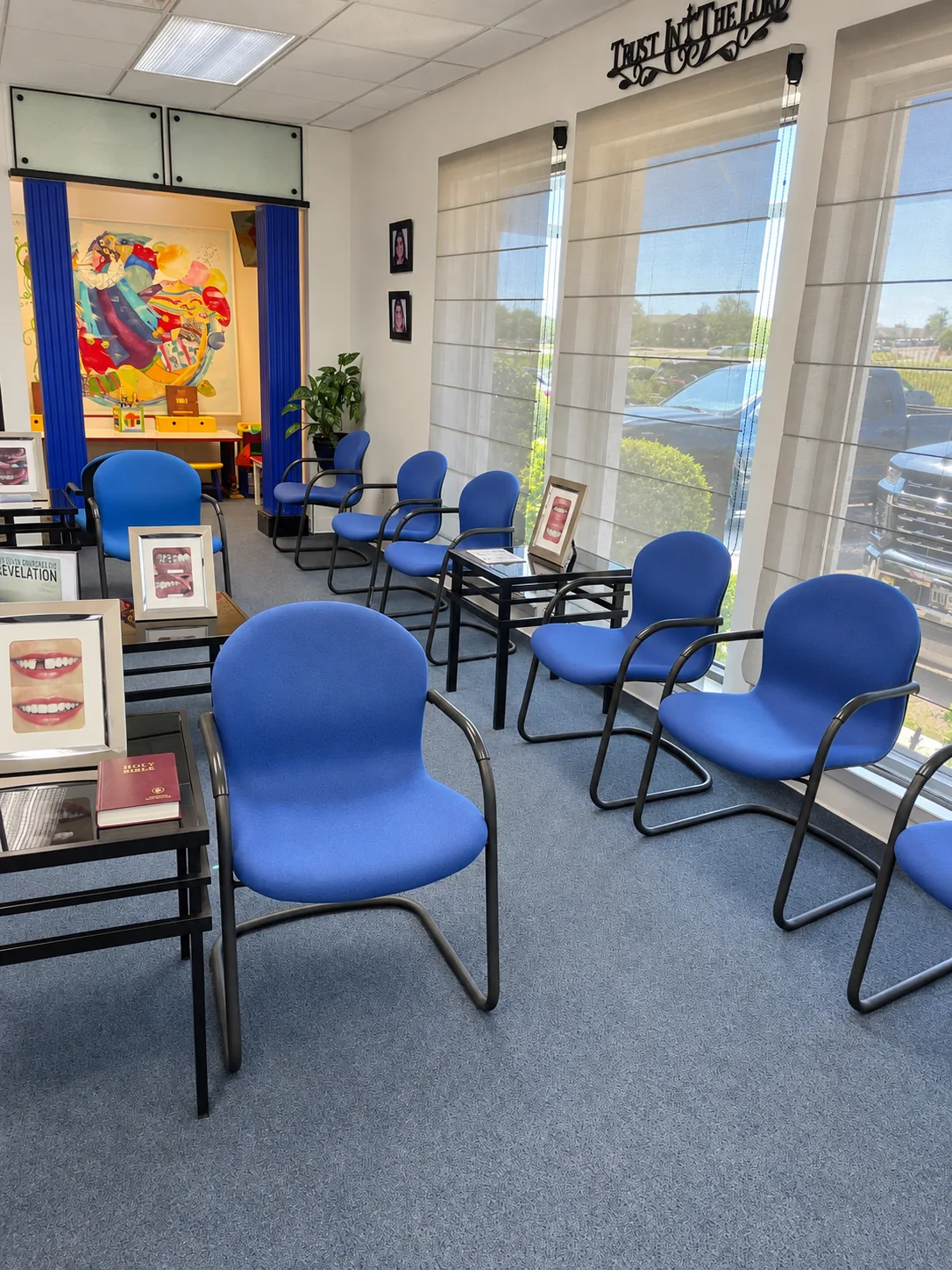 Waiting room at Longbranch Dental Center, a dentist near Quinlan, TX